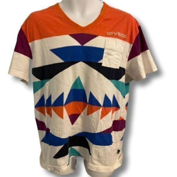 SlowBucks Geometric V-neck Short Sleeve T-Shirt. Size Large - Picture 2 of 5